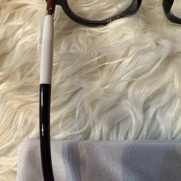 FYT00 Round Black Glasses - Picture 4 of 6